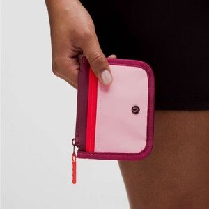 NWT 🏷️ True Identity Card Case in Wine Berry/Hot Heat/Pink